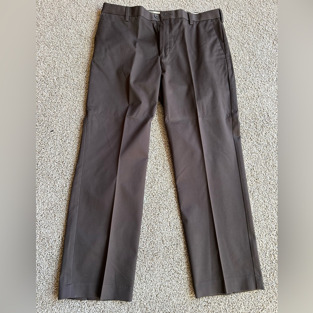 NWT Dark Brown Dockers Khaki dress pants W40 L32